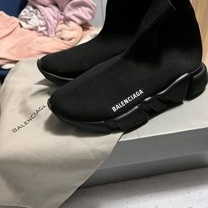 BLACK BALENCIAGA SOCK SNEAKERS .